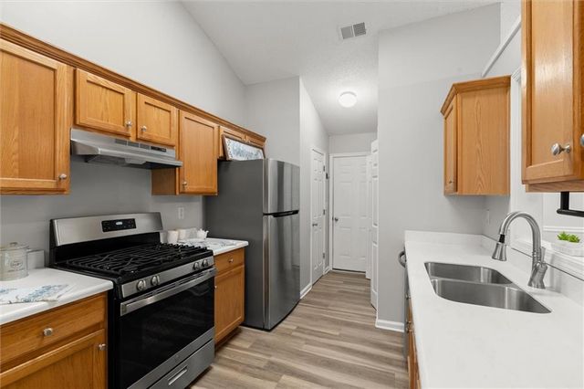 5673 Riverside Walk Drive, Sugar Hill, GA 30518