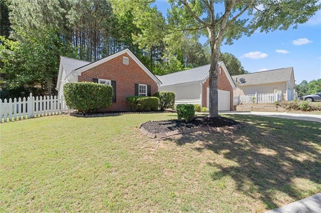 5673 Riverside Walk Drive, Sugar Hill, GA 30518