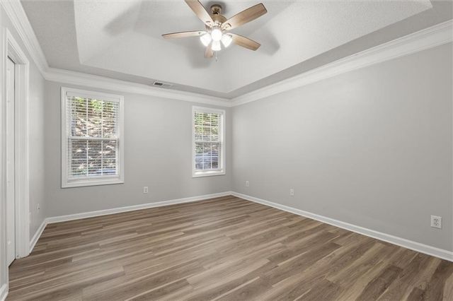 5673 Riverside Walk Drive, Sugar Hill, GA 30518