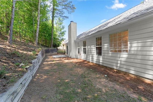 5673 Riverside Walk Drive, Sugar Hill, GA 30518