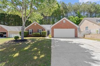 5673 Riverside Walk Drive, Sugar Hill, GA 30518