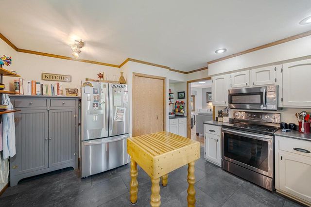 1111 KERWIN ROAD, Neenah, WI 54956