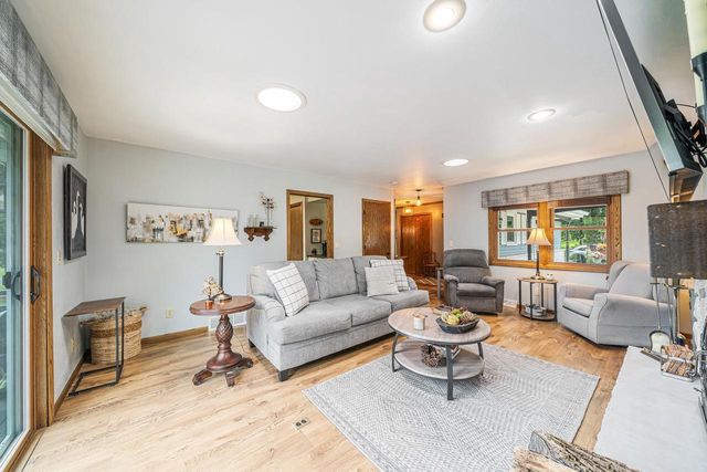 1111 KERWIN ROAD, Neenah, WI 54956