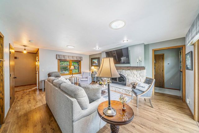 1111 KERWIN ROAD, Neenah, WI 54956