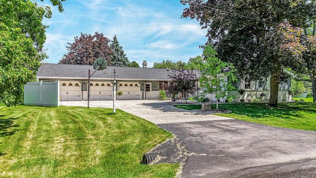 1111 KERWIN ROAD, Neenah, WI 54956