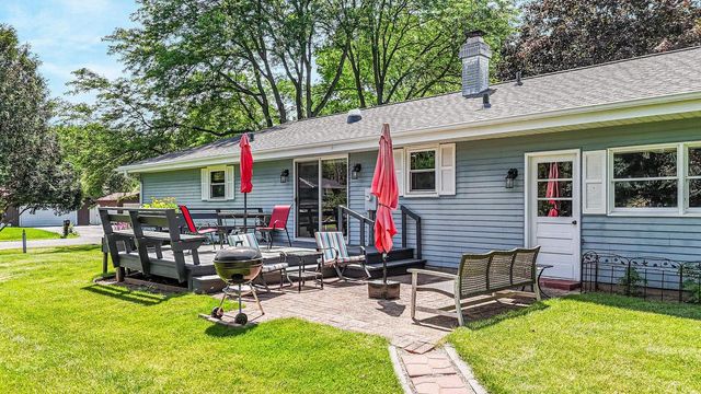 1111 KERWIN ROAD, Neenah, WI 54956