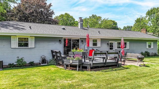1111 KERWIN ROAD, Neenah, WI 54956