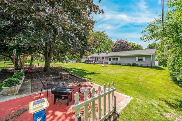 1111 KERWIN ROAD, Neenah, WI 54956