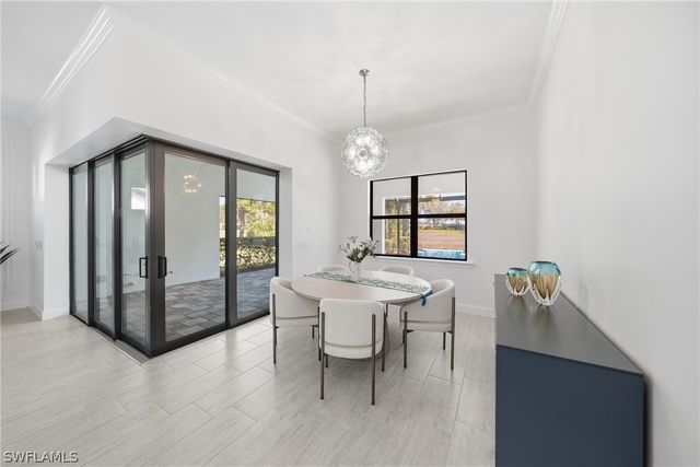 2718 Aviamar CIR, Naples, FL 34114