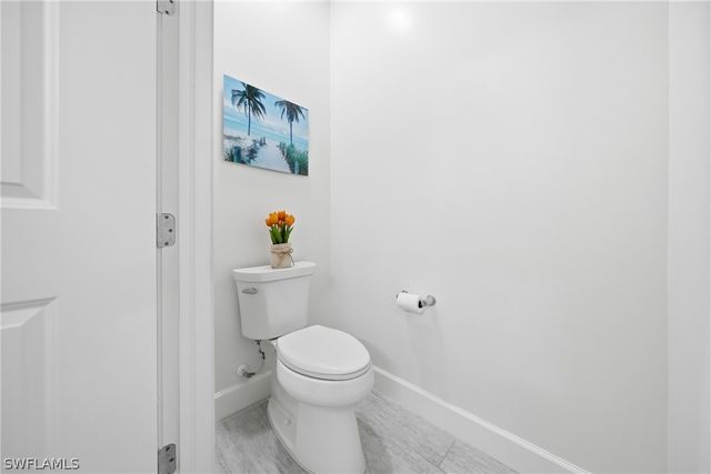 2718 Aviamar CIR, Naples, FL 34114