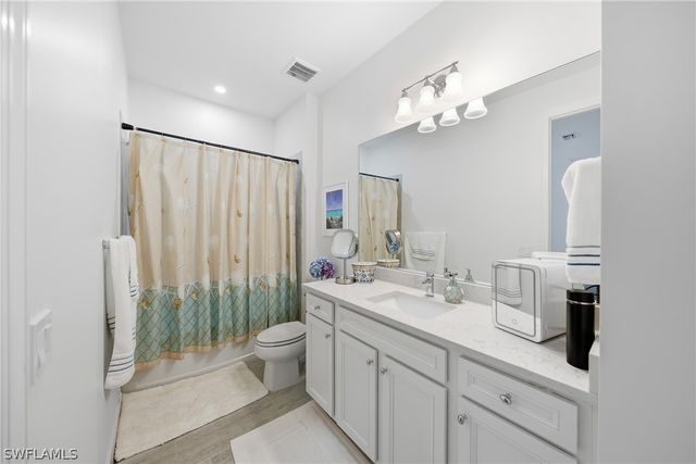 2718 Aviamar CIR, Naples, FL 34114