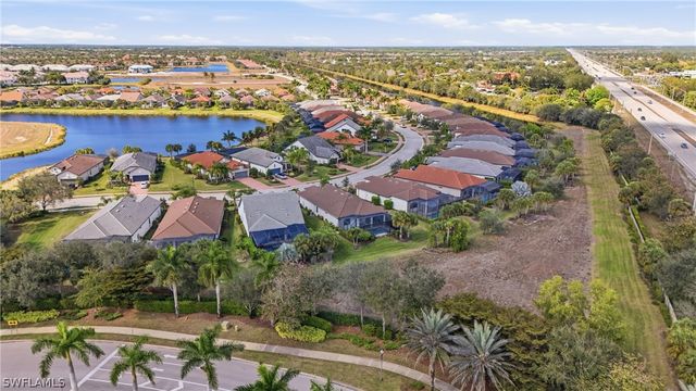 2718 Aviamar CIR, Naples, FL 34114