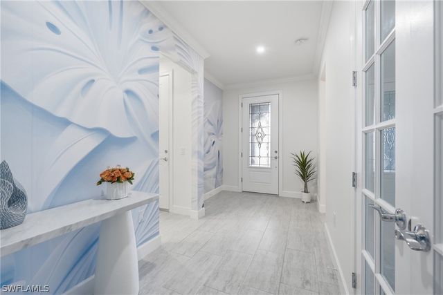 2718 Aviamar CIR, Naples, FL 34114