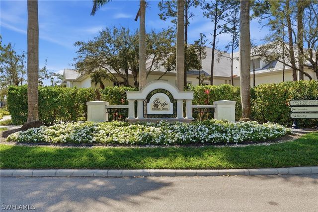 2718 Aviamar CIR, Naples, FL 34114