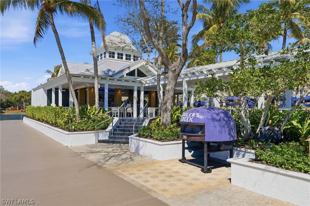 2718 Aviamar CIR, Naples, FL 34114