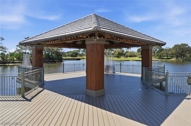 2718 Aviamar CIR, Naples, FL 34114