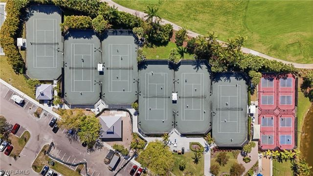 2718 Aviamar CIR, Naples, FL 34114