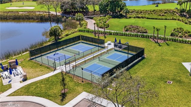 2718 Aviamar CIR, Naples, FL 34114