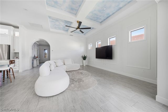 2718 Aviamar CIR, Naples, FL 34114