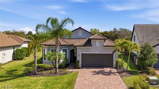 2718 Aviamar CIR, Naples, FL 34114