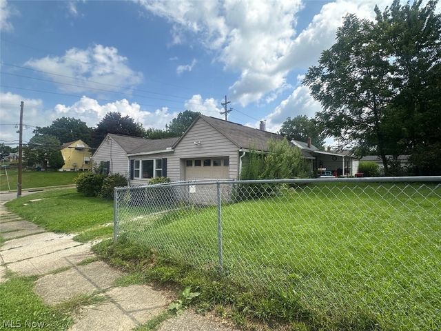550 Upton Avenue, Akron, OH 44310