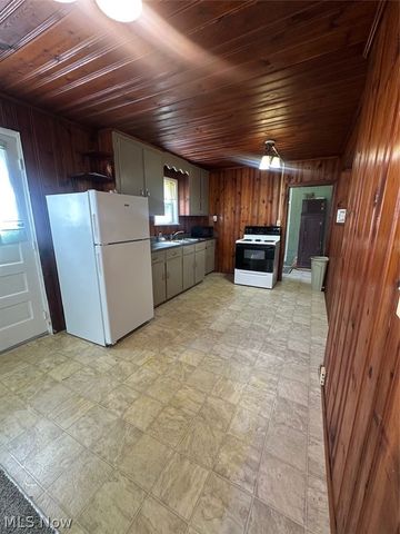 550 Upton Avenue, Akron, OH 44310