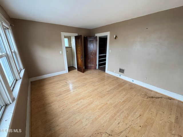 544 E Hudson Street, Toledo, OH 43608