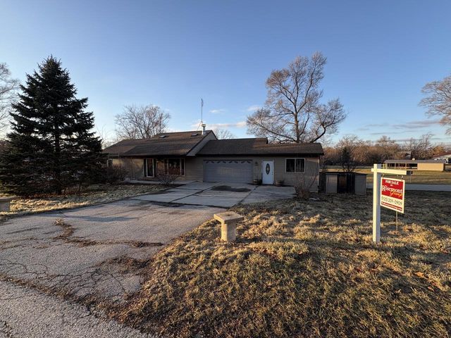 32908 Short STREET, Burlington, WI 53105