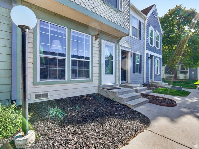 1381 W BEACON HILL DR, Taylorsville, UT 84123