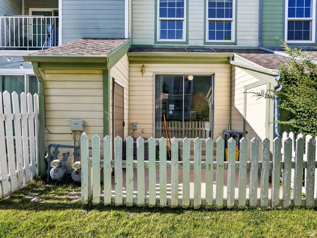 1381 W BEACON HILL DR, Taylorsville, UT 84123