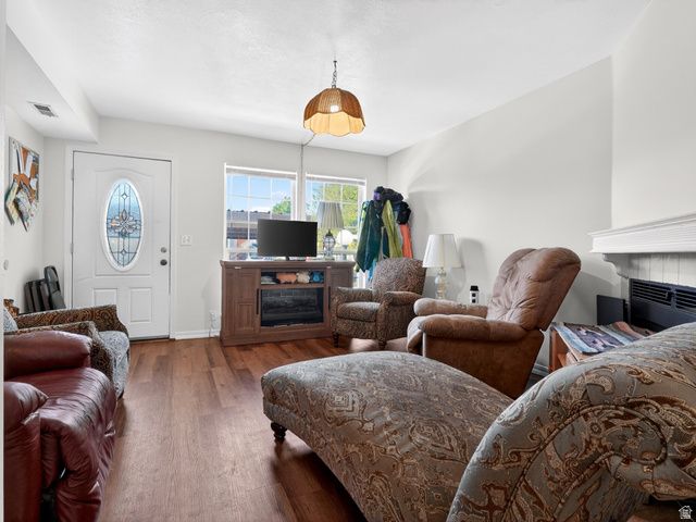 1381 W BEACON HILL DR, Taylorsville, UT 84123