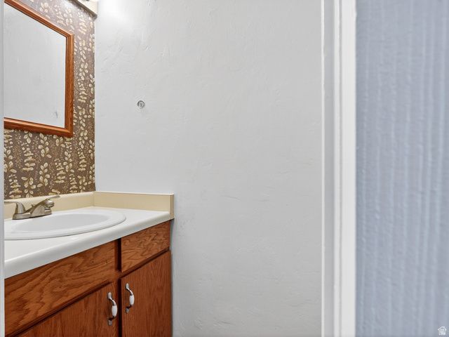 1381 W BEACON HILL DR, Taylorsville, UT 84123