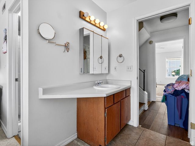 1381 W BEACON HILL DR, Taylorsville, UT 84123