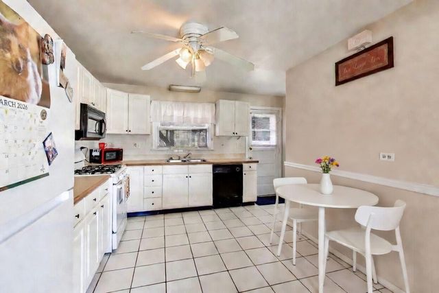 915 S Na Wa Ta Avenue, Mount Prospect, IL 60056