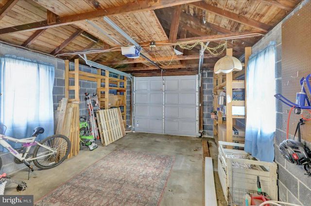 725 FRANKLIN ST, Shoemakersville, PA 19555