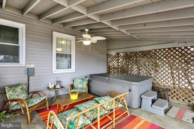 725 FRANKLIN ST, Shoemakersville, PA 19555