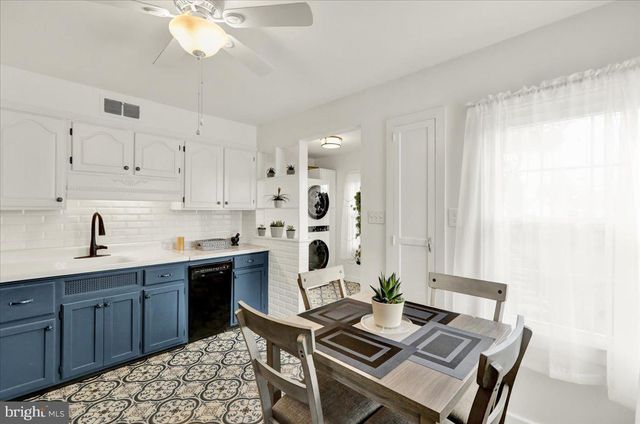 725 FRANKLIN ST, Shoemakersville, PA 19555