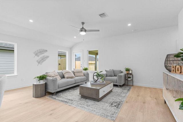 10643 Summers Way, Beasley, TX 77417