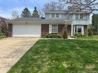 2626 Gemini Drive, Lake Orion, MI 48360