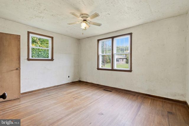 2584 GALLOWAY RD, Bensalem, PA 19020