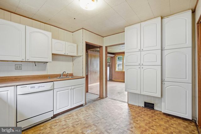 2584 GALLOWAY RD, Bensalem, PA 19020