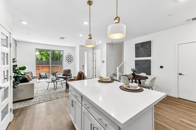 2073 Freya Walk, Sacramento, CA 95835