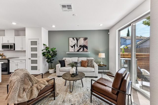 2073 Freya Walk, Sacramento, CA 95835