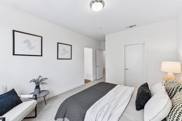 2073 Freya Walk, Sacramento, CA 95835