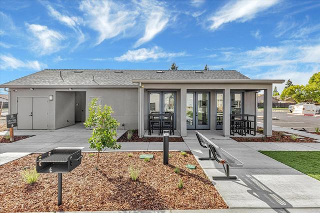 2073 Freya Walk, Sacramento, CA 95835