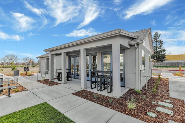 2073 Freya Walk, Sacramento, CA 95835