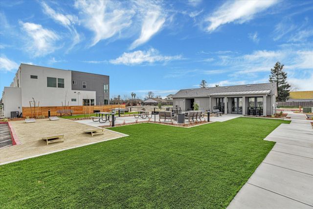 2073 Freya Walk, Sacramento, CA 95835