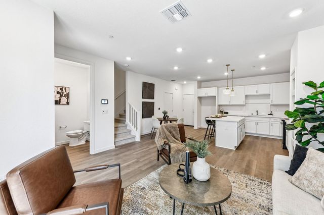2073 Freya Walk, Sacramento, CA 95835