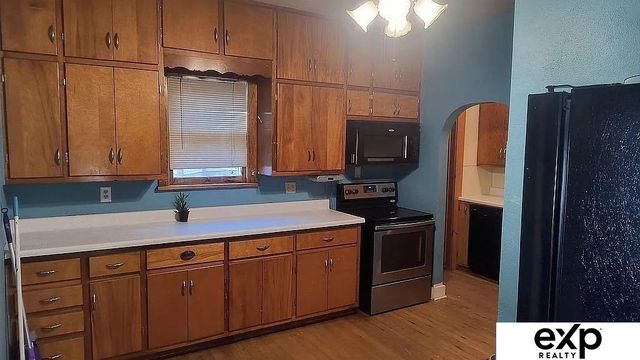 565 W 10th Street, Wahoo, NE 68066