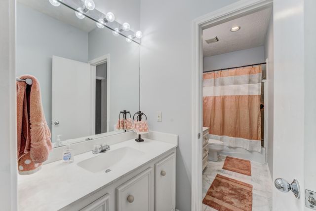 12007 Lakeway Court, Houston, TX 77071